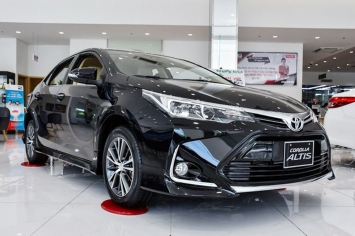 Giá xe Toyota Corola Altis 2021 giảm giá cực gắt quyết ‘lấn át’ Honda Civic: Cơ hội mua xe siêu hời