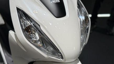 Tin xe cuối tuần: Ảnh thực tế Honda Vision phiên bản 2026 vừa ra mắt, đẹp át vía SH Mode, giá cực rẻ