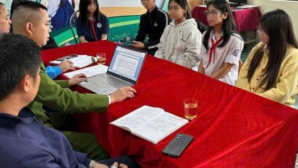 Nữ sinh lập 'nhóm chat chiến' trên Facebook, công an khẩn cấp can thiệp