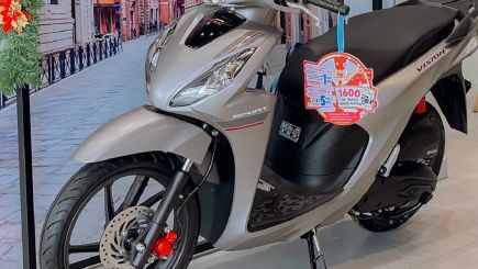 Bảng giá xe Honda Vision 2026 cuối tháng 4/2026: 'Lao dốc' cực mạnh, quyết không để xe điện vượt mặt