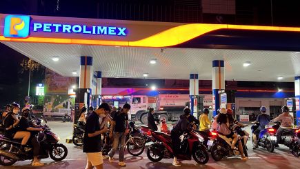 Tin giá xăng dầu ‘hot’ 30/5: RON 92, RON 95 và dầu diesel đua nhau giảm về sát ‘đáy’, đầu bình xe ga 150-160cc bao nhiêu?