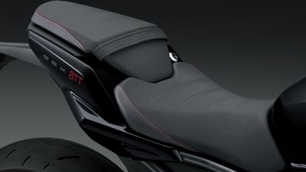 Suzuki ra mắt ‘chiến thần côn tay’ mới chất hơn Honda Winner X và Exciter, có phanh ABS, giá hấp dẫn