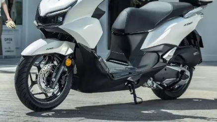 Tin xe 1/8: Honda ra mắt mẫu xe ga 150cc mới cứng giá 54 triệu đồng, ‘chất’ hơn Vario và Air Blade