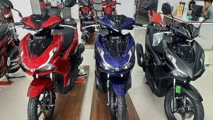 Bảng giá xe Honda Air Blade 2025 tháng 8/2025 giảm sập sàn: Đại lý chơi lớn quyết hạ đo ván xe điện