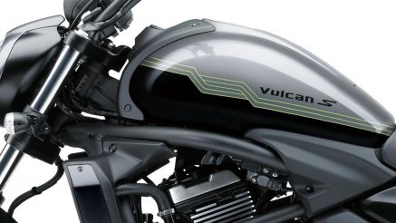 ‘Vua côn tay’ mới của Nhật chính thức ra mắt: Thể thao hơn Honda Winner R, át vía cả Exciter, giá rẻ