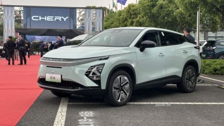 Đón đầu cuộc đua xe điện, thêm một hãng ô tô lắp trạm sạc từ Bắc chí Nam