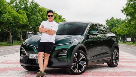 Lái thử VF 6 lần đầu, Gen Z làm ngành năng lượng xanh bỏ luôn ý định mua xe xăng