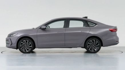‘Vua sedan’ cỡ C của Đức ra mắt, 'hạ đo ván' Mazda3 với giá 329 triệu đồng rẻ hơn Hyundai Grand i10