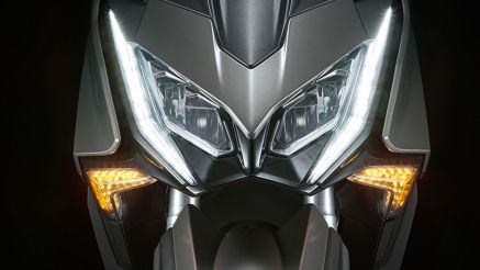 Đưa Honda SH vào thế khó, ‘vua xe ga’ mới thể thao hơn Air Blade ra mắt, có màn hình khủng, giá mềm