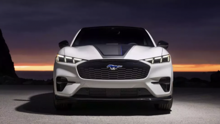 Các bác tài chạy Ford cần chú ý điều này: Hơn 45.000 xe Mustang Mach-E bị triệu hồi vì lỗi đèn pha