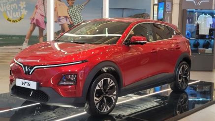 Giá xe VinFast VF 6 lăn bánh cuối tháng 12/2025 ‘siêu hời’ cho khách Việt, đi kèm cực ưu đãi hấp dẫn