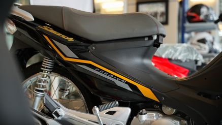 Tin xe hot đầu năm: Suzuki mở bán ‘huyền thoại xe số’ 115cc mới hạ bệ Honda Future giá 39 triệu đồng