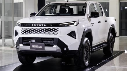Toyota Hilux 2026 chốt ngày ra mắt: Động cơ 2.8L mới, giá từ 700 triệu đồng, ‘đe nẹt’ Ford Ranger