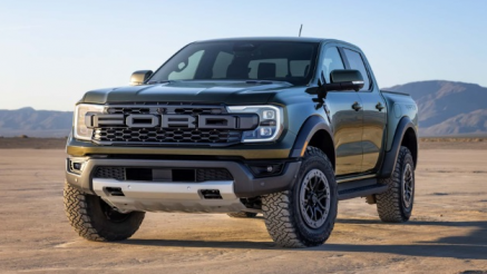 Ford Ranger chiếm gần 70% thị phần bán tải 2025: Triton và Hilux tăng tốc, cuộc đua vẫn một chiều