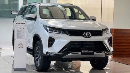 ‘Chơi tới bến’ Ford Everest, Toyota Fortuner giảm giá lăn bánh về mức ‘rẻ như bèo’ đầu tháng 3/2026