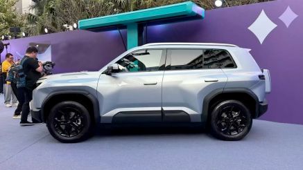 Mẫu SUV điện cực đẹp mới chính thức ra mắt giá 512 triệu đồng: Sạc 9 phút đầy pin, chạy được 620 km