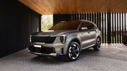 ‘Chơi sát ván’ Fortuner và Ford Everest, Kia Sorento tung ưu đãi giảm giá lăn bánh cuối tháng 3/2026