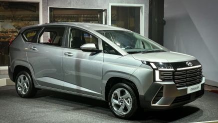 Mẫu MPV 7 chỗ mới của Hyundai về đại lý Việt với giá 489 triệu đồng, quyết chiến Mitsubishi Xpander