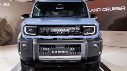 ‘Siêu phẩm’ SUV Toyota Land Cruiser FJ 2026 sắp ra mắt tại Việt Nam: Đại lý đã nhận cọc, giá hấp dẫn