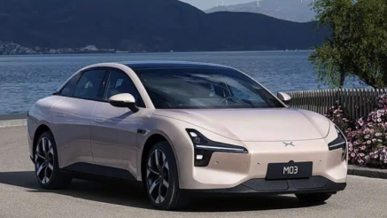 Sedan điện ‘đẹp lung linh’ cực rẻ chỉ 457 triệu đồng: Ngập công nghệ, rộng rãi như Toyota Camry