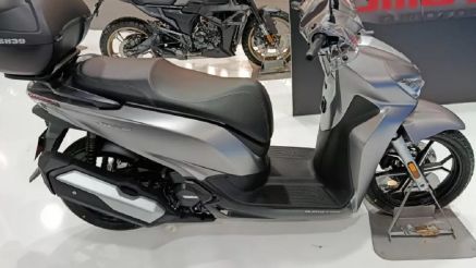 Tin xe máy 4/4: ‘SH phiên bản bình dân’ chính thức ra mắt giá cực rẻ, lấn át Honda SH 125i và SH 160