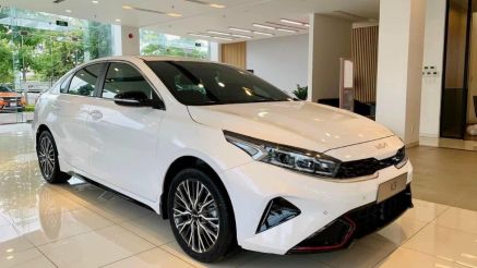 Giá Kia K3 lăn bánh đầu tháng 4/2026 cực kỳ cạnh tranh, đẩy Mazda3 và Hyundai Elantra vào 'thế khó'