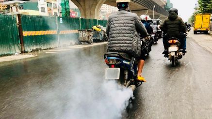 Hà Nội và TP Hồ Chí Minh sắp siết chặt tiêu chuẩn khí thải xe máy: Xe đời cũ bị ảnh hưởng nhiều nhất