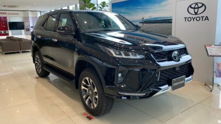 ‘Chơi tất tay’ Ford Everest và Santa Fe, Toyota Fortuner hạ giá lăn bánh đầu tháng 4/2026 cực rẻ