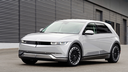 ‘Xe của năm 2022’ Hyundai Ioniq 5 lộ diện bản facelift trên đường phố: Pin lớn hơn, gầm êm hơn