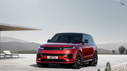 Range Rover Sport 2026 giá khởi điểm đã gần 6 tỷ đồng: SUV hybrid có gì mà đắt hơn cả siêu xe?