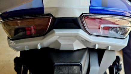 Suzuki chính thức ra mắt ‘huyền thoại côn tay’ siêu kinh điển: Thiết kế đẹp vượt thời gian, giá mềm