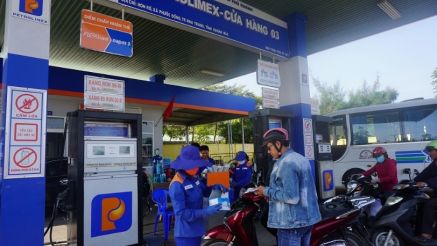 Bảng giá xăng dầu chiều 28/4: Xăng Ron 92 ‘rẻ bèo’, RON 95 ‘bán như biếu’, giá ‘đầy bình’ các mẫu xe số tại Việt Nam