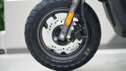 Giá xăng dầu trưa nay 4/5: RON95 chính thức 'rẻ như bèo', Honda liền tung xe máy mới không cần đổ xăng