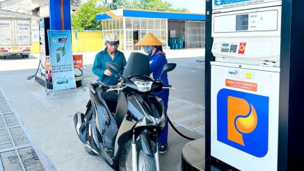 Giá xăng dầu trưa nay 21/6: RON 92 ‘rơi’ xuống ‘đáy’ mới, E10 chỉ còn 20.000 đồng/lít, bảng giá đầy bình ô tô Mazda