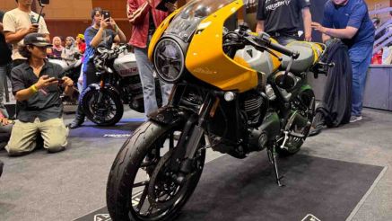 Triumph Tracker 400 và Thruxton 400 ra mắt Malaysia, đối đầu Honda CB350RS