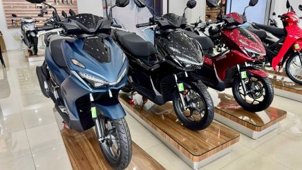 Bảng giá xe Honda Air Blade 2026 tháng 8/2026: Rẻ không tưởng, đại lý giảm giá quyết đấu xe máy điện