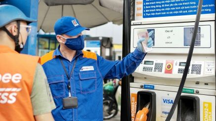 Giá xăng dầu hôm nay 11/8: E10 RON95 rẻ hơn 9.000 đồng từ đỉnh, E5 RON92 sắp về 17.000 đồng, giá đầy bình xe máy Piaggio