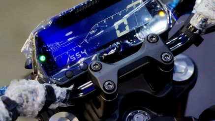 Yamaha chính thức ra mắt ‘vua côn tay’ 155cc mới giá 49 triệu đồng: Dáng thể thao hơn Honda Winner R