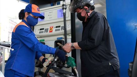 Giá xăng dầu tối nay 22/8: Xăng E10 đang dưới đỉnh 8.752 đồng, RON 92 chỉ hơn đáy 2.642 đồng, giá đầy bình xe ga 110cc