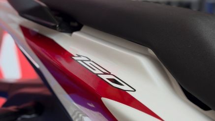 ‘Vua côn tay’ 150cc mới chính thức về đại lý giá 31 triệu đồng: Có ABS 2 kênh trên cơ Honda Winner R