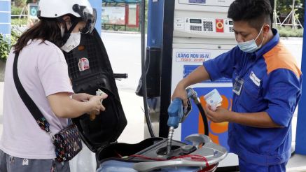 Giá xăng dầu hôm nay 13/9: Dầu diesel ‘xa bờ’, E10 RON 95 và E5 RON 92 xuống 18.000 đồng/lít? Giá lăn bánh VinFast VF 9