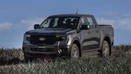 Ford Ranger dẫn đầu doanh số bán tải tháng 9/2026, Mitsubishi Triton bám đuổi ‘sát nút’