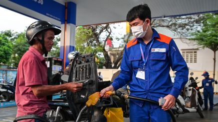 Giá xăng dầu chiều 28/10: E5 RON 92 và E10 RON 95 dồn dập giảm mạnh, dầu diesel ‘rẻ như bún’, giá đầy bình ô tô Honda
