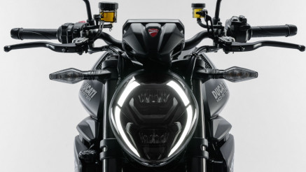 Ducati tung Monster Dark mới: Ngoại hình đen ngầu như sát thủ, giá giảm cực hấp dẫn