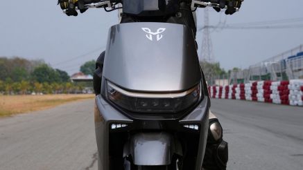 Chưa đầy 50 triệu đồng đã có xe máy điện chạy 300km/lần sạc, tân binh HEVO muốn thách thức VinFast