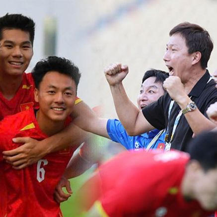 HLV Kim Sang-sik nhận cảnh báo về sức khỏe từ quê nhà, U23 Việt Nam không được phép 'tuột tay'