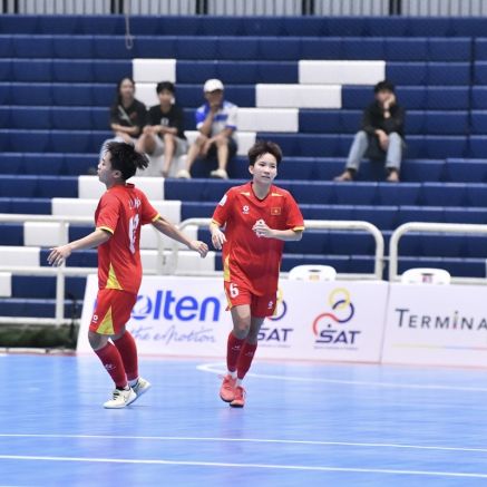 Tin bóng đá trong nước 28/2: ĐT Việt Nam thua đau Thái Lan; Bùi Tiến Dũng cập bến châu Âu