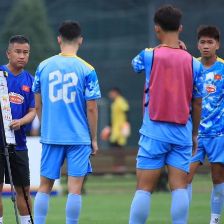 U23 Việt Nam đối mặt thách thức lớn, người thay thế HLV Kim Sang Sik buộc phải 'lựa cơm gắp mắm'