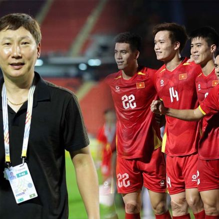 Bị xử thua 'muối mặt' trước ĐT Việt Nam, ĐT Malaysia tiếp tục 'tung hỏa mù' với HLV Kim Sang-sik