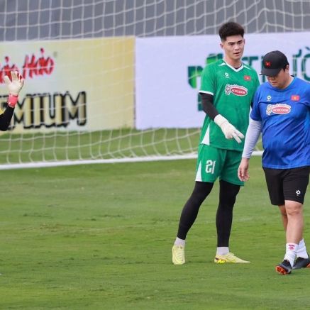 HLV Kim Sang Sik 'xây nhà từ móng', sao U19 bất ngờ nhận đặc quyền ở ĐT Việt Nam